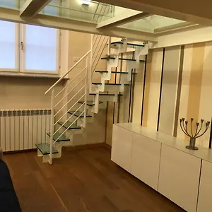 Appartement La Casina In Burlamacchi, Milan